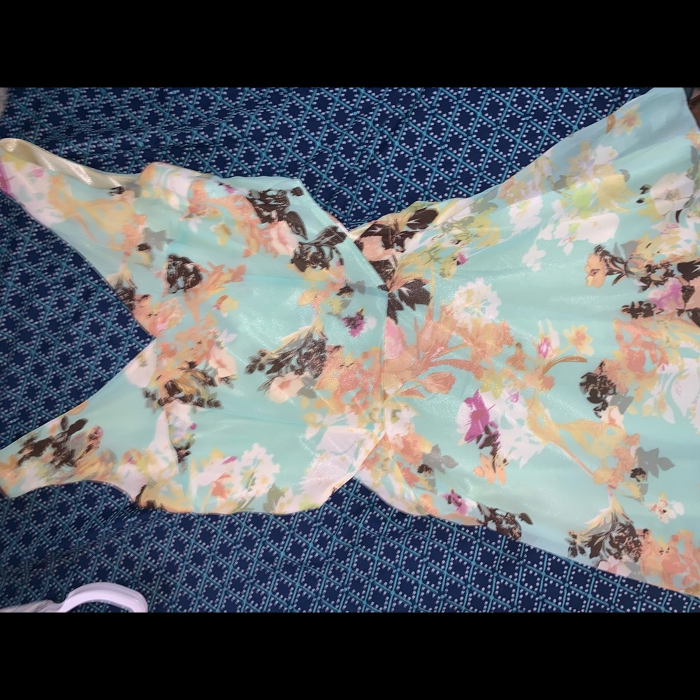 Dress - Picture 2 of 2